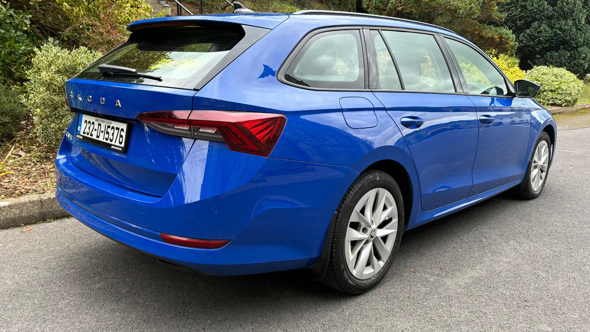 Skoda Octavia 2023 ESTATE 2.0 TDI FULL SERVICE HIS - Image 3
