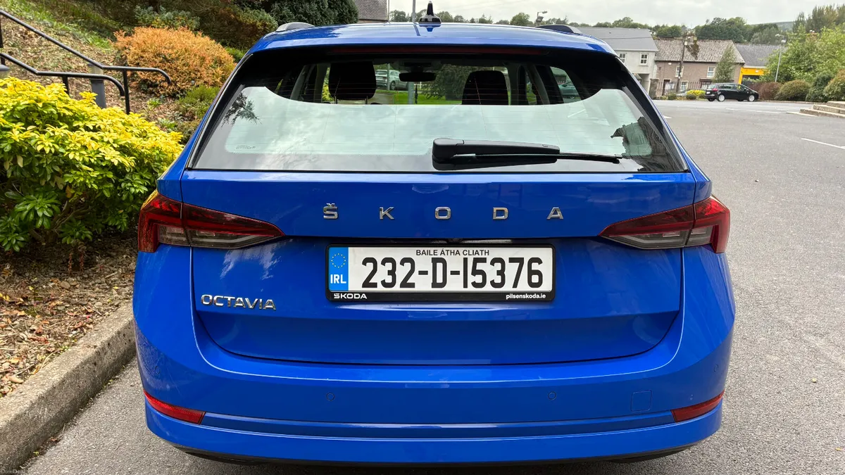 Skoda Octavia 2023 ESTATE 2.0 TDI FULL SERVICE HIS - Image 6