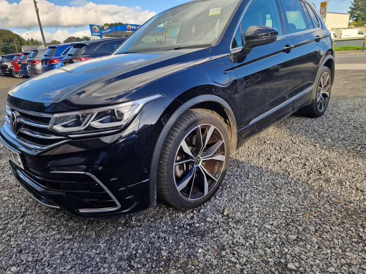 Volkswagen Tiguan LOW MILAGE - Image 3
