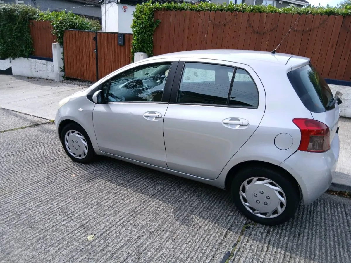 2007 toyota yaris - Image 2