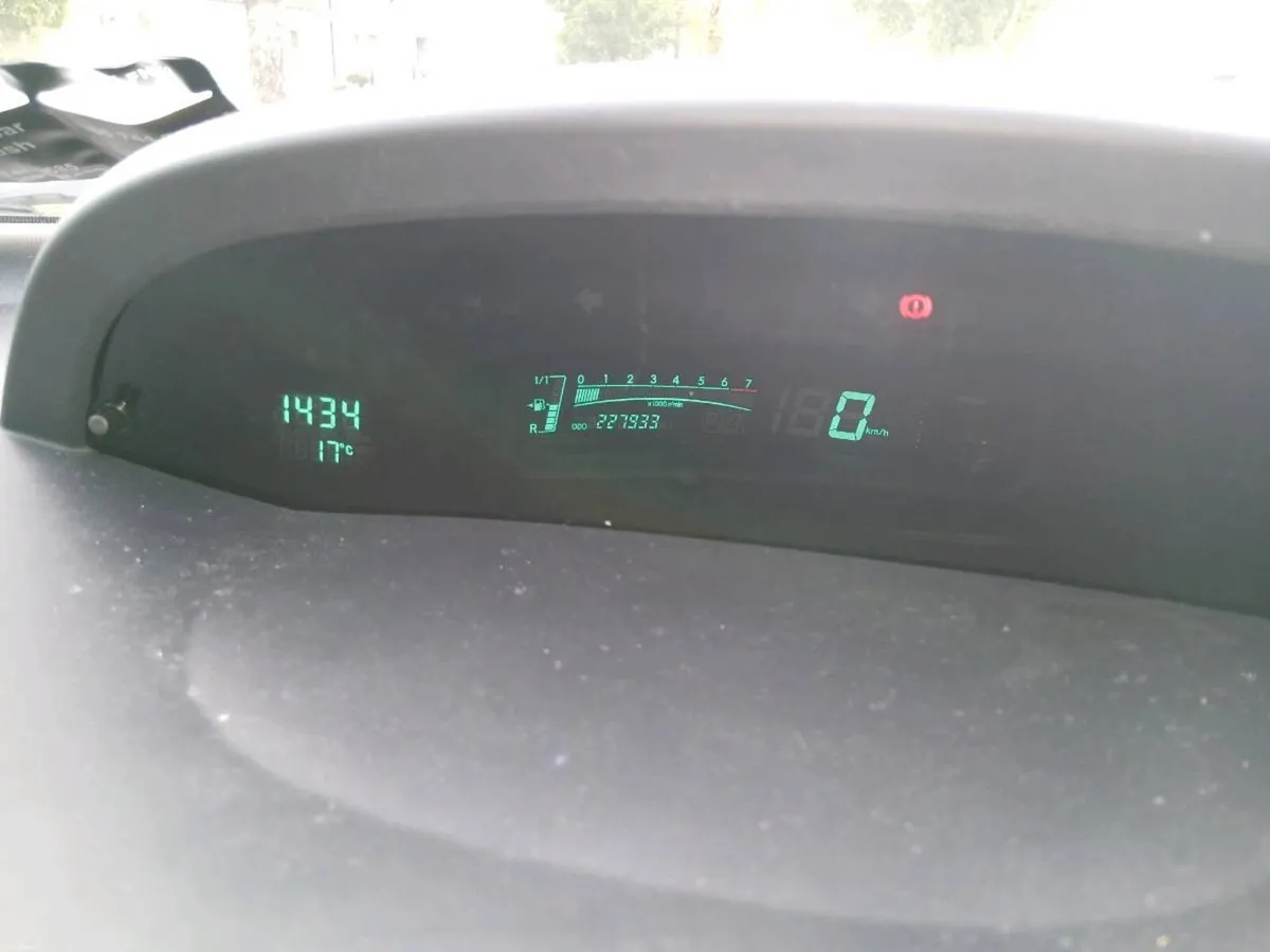 2007 toyota yaris - Image 5