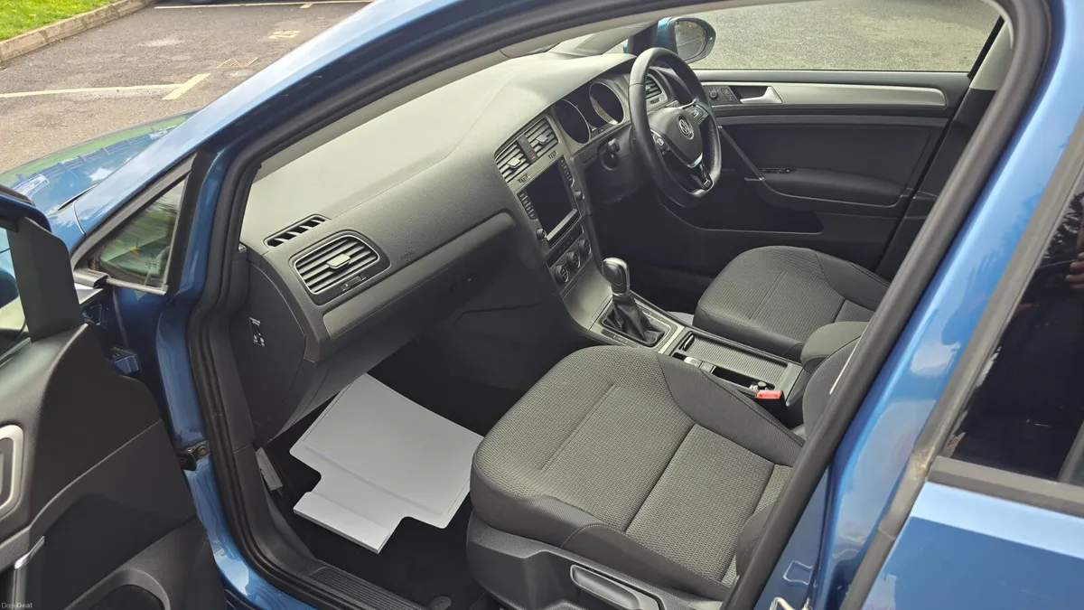 VOLKSWAGEN GOLF 2015, 1.2 TSI 5DR AUTO LOW KM - Image 6