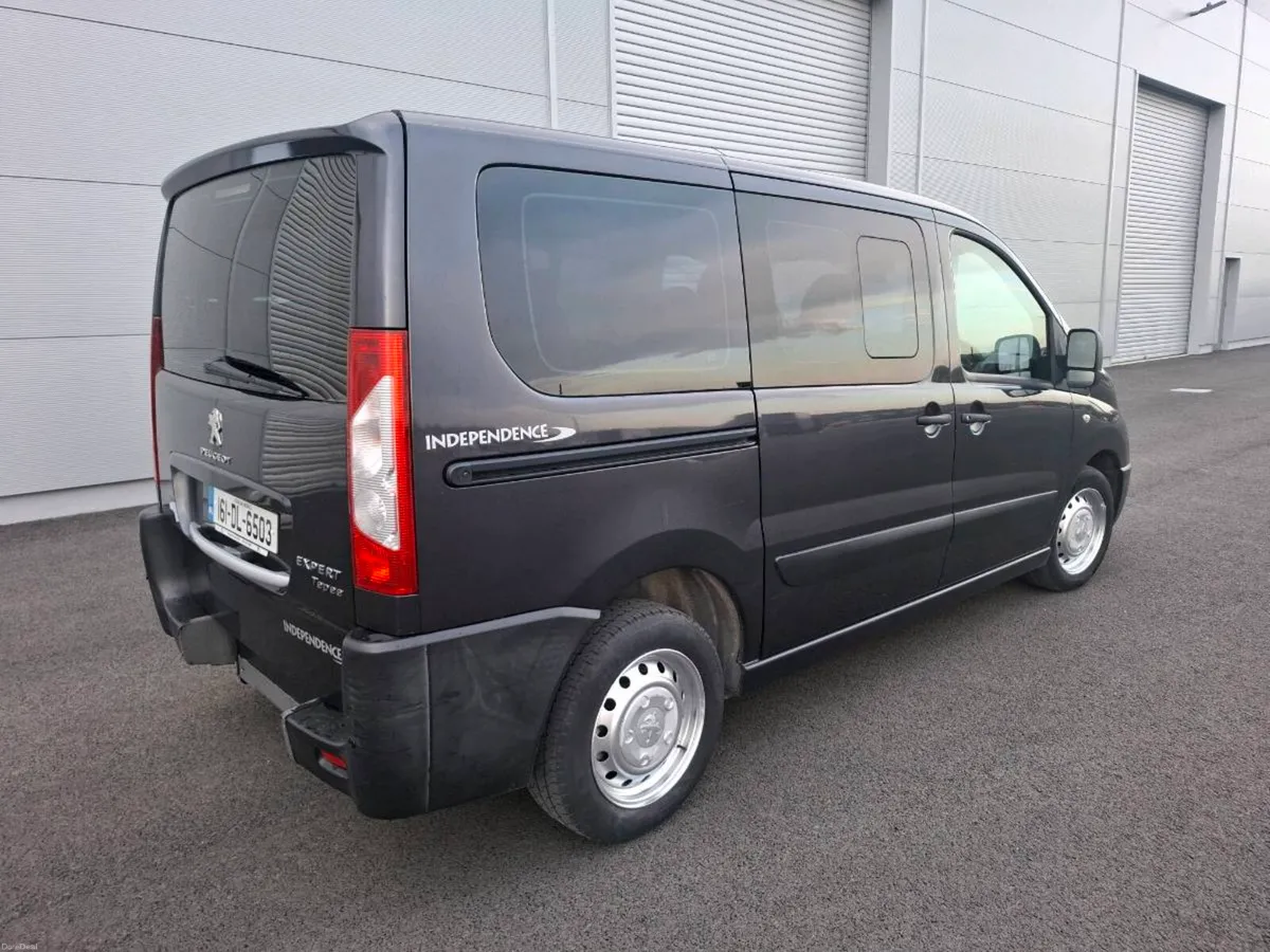 Peugeot Expert wheelchair accessible - Image 4