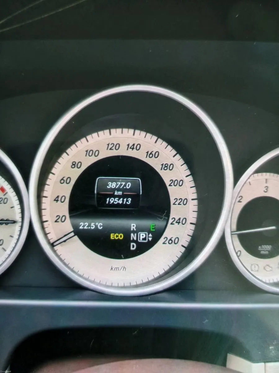 Car - Image 3
