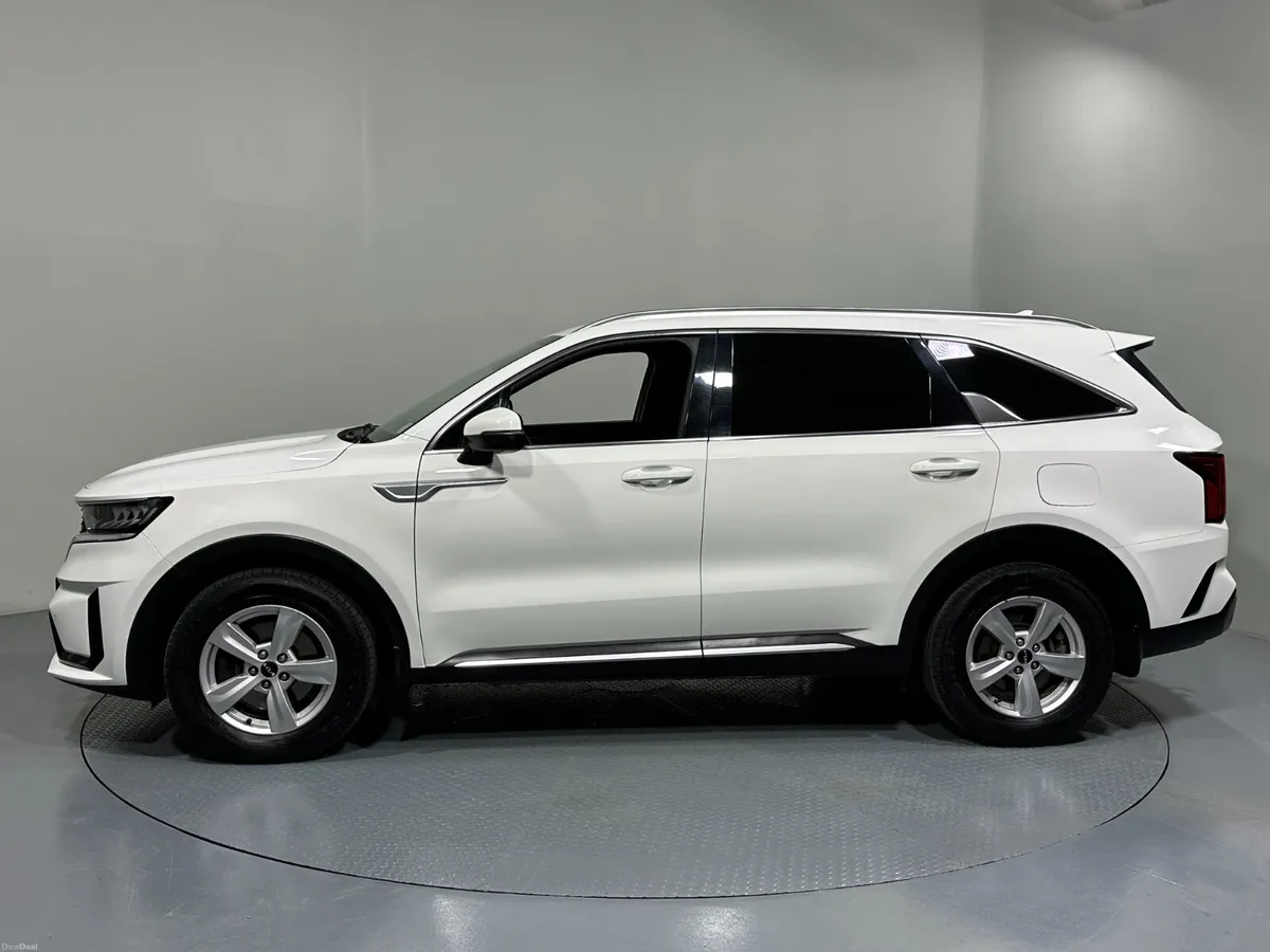 Kia Sorento K1 Commercial 222 (2022) - Image 4