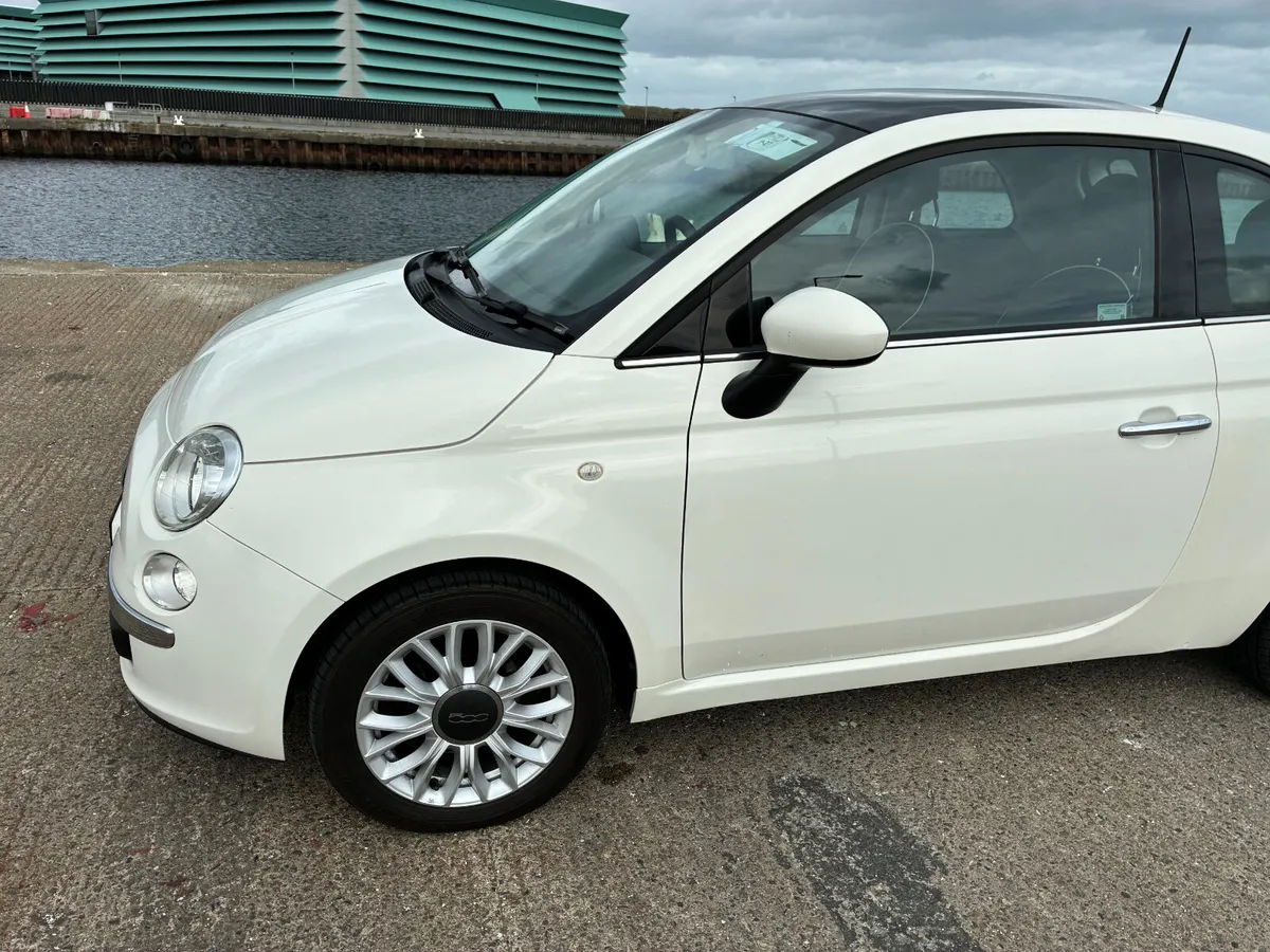 2014 FIAT 500 LOUNGE ONLY 70 THOUSAND MILES - Image 3