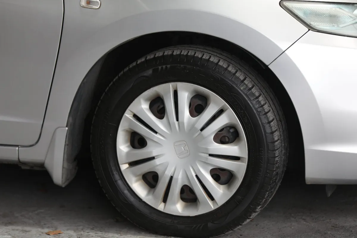 Honda Insight 2010 G - Image 3