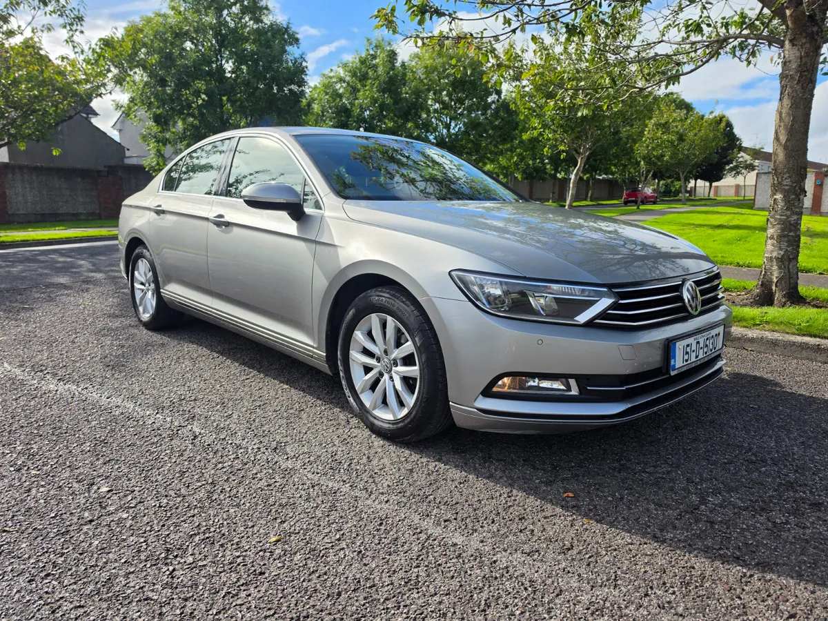 Volkswagen Passat 1.6 diesel ...only 141kilometers - Image 1
