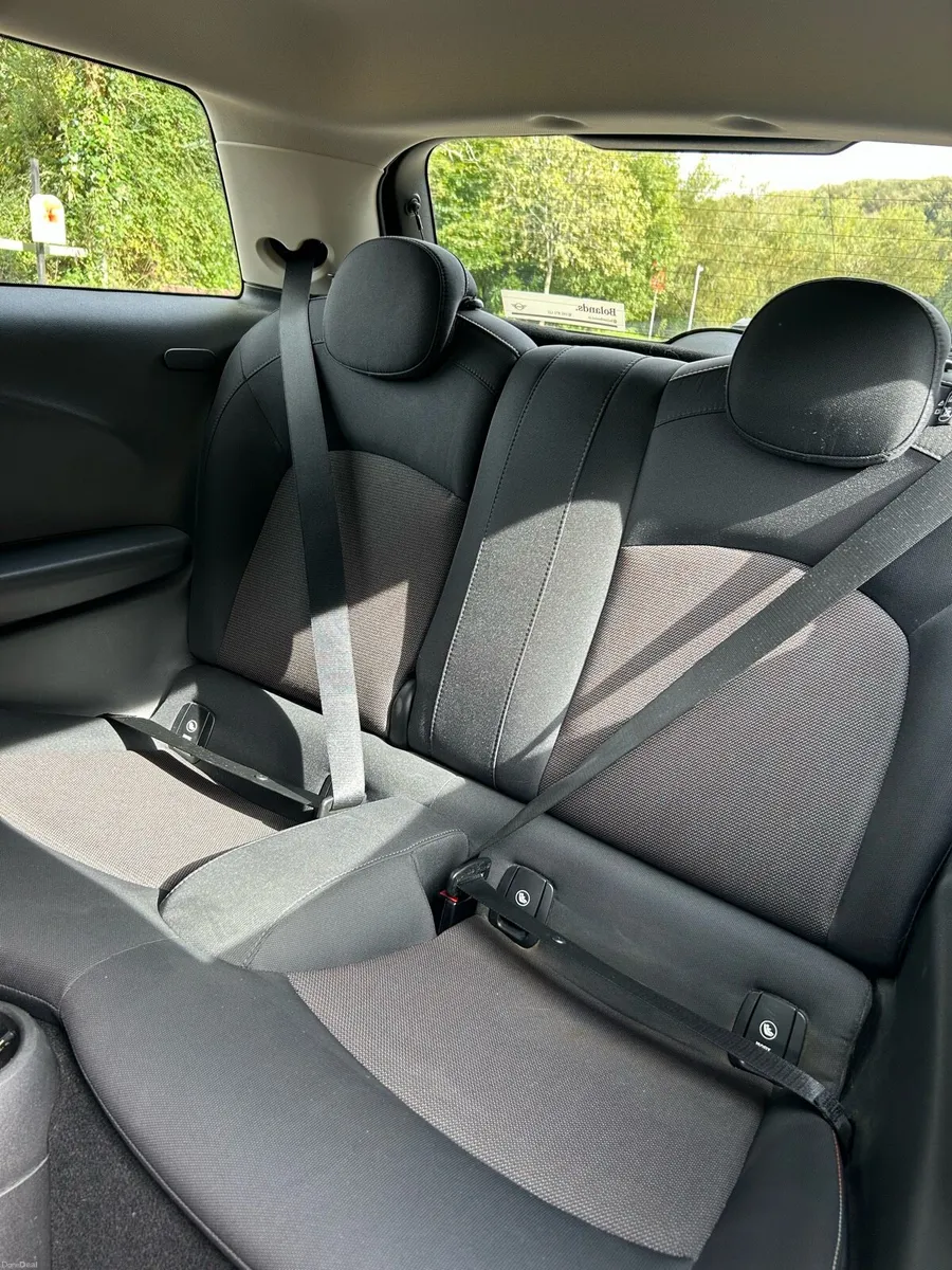 Car - Image 6