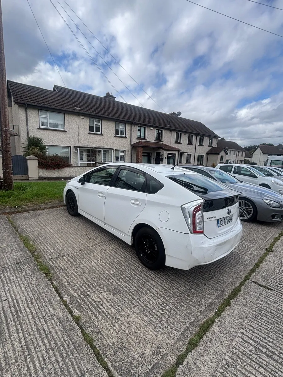 Toyota Prius - Image 4