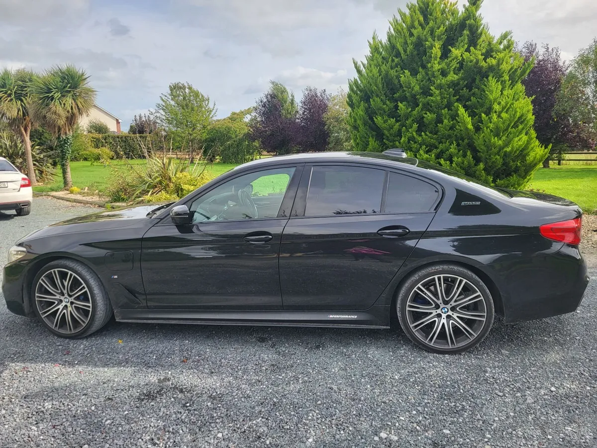 BMW 5-Series 2019 - Image 3
