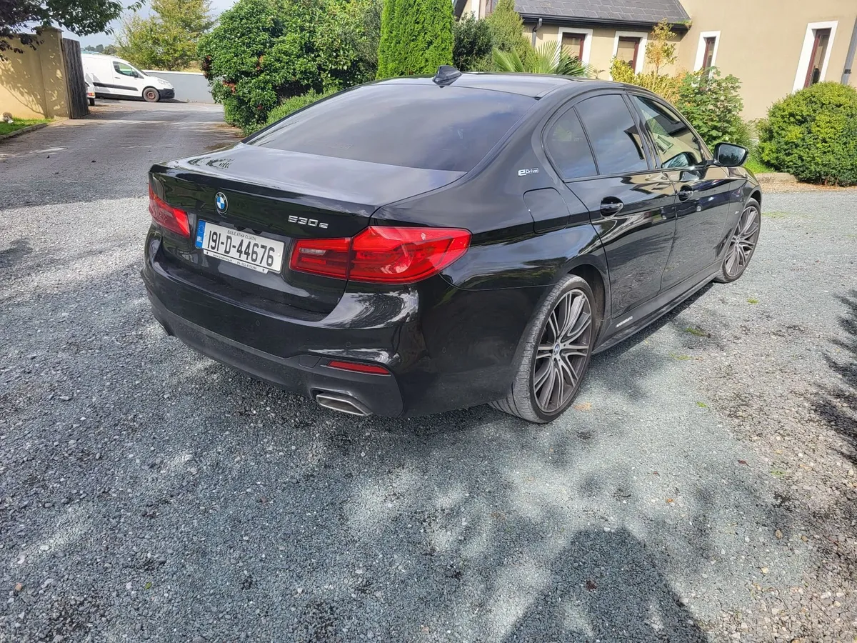 BMW 5-Series 2019 - Image 4