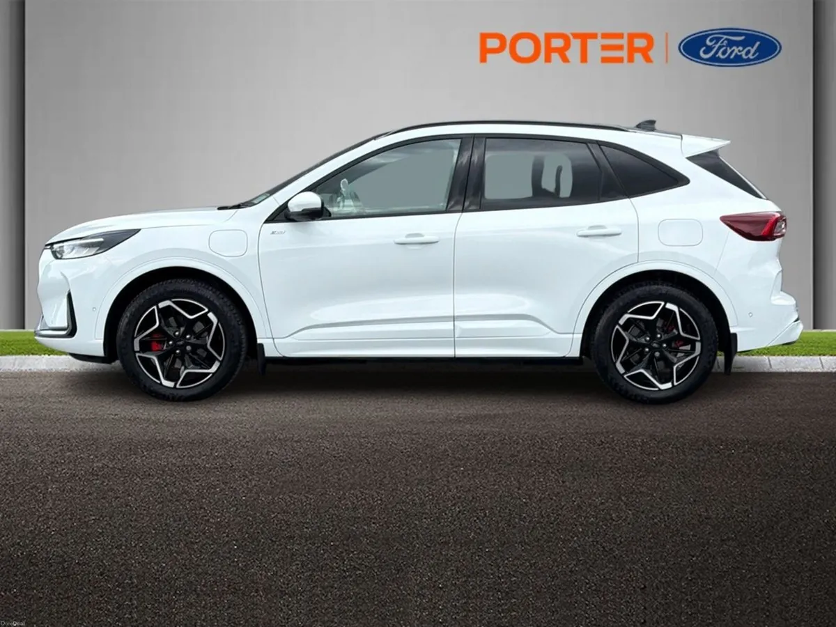 Ford Kuga 2.5 PHEV ST-LINE X 225PS AUTO - Image 5