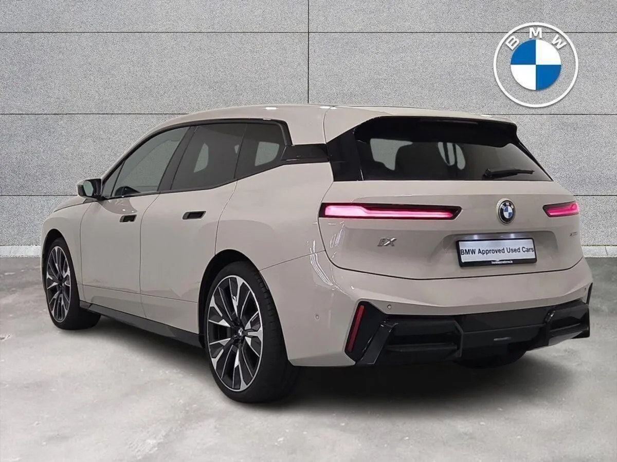 BMW iX xDrive45 M Sport - Image 2