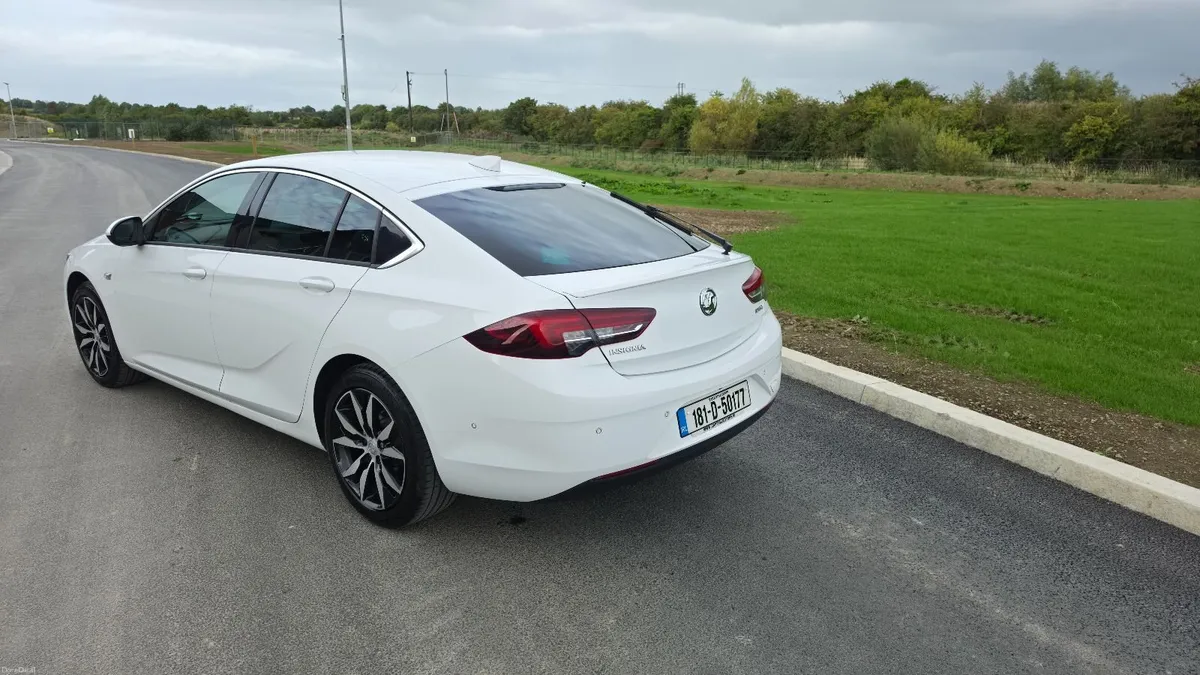 Vauxhall Insignia 1,5 Turbo - SRI Nav - 165 hp - Image 2