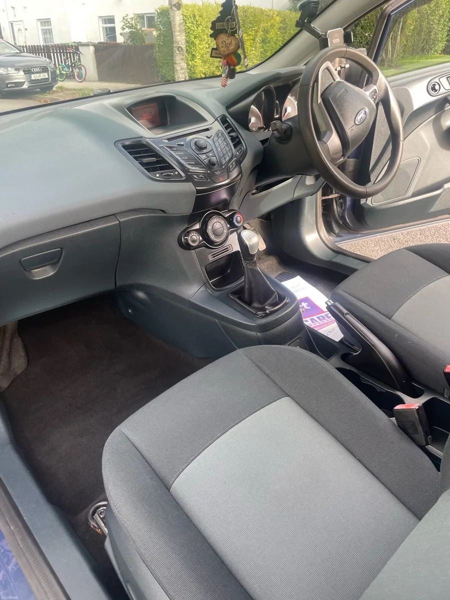 Ford fiesta - Image 6