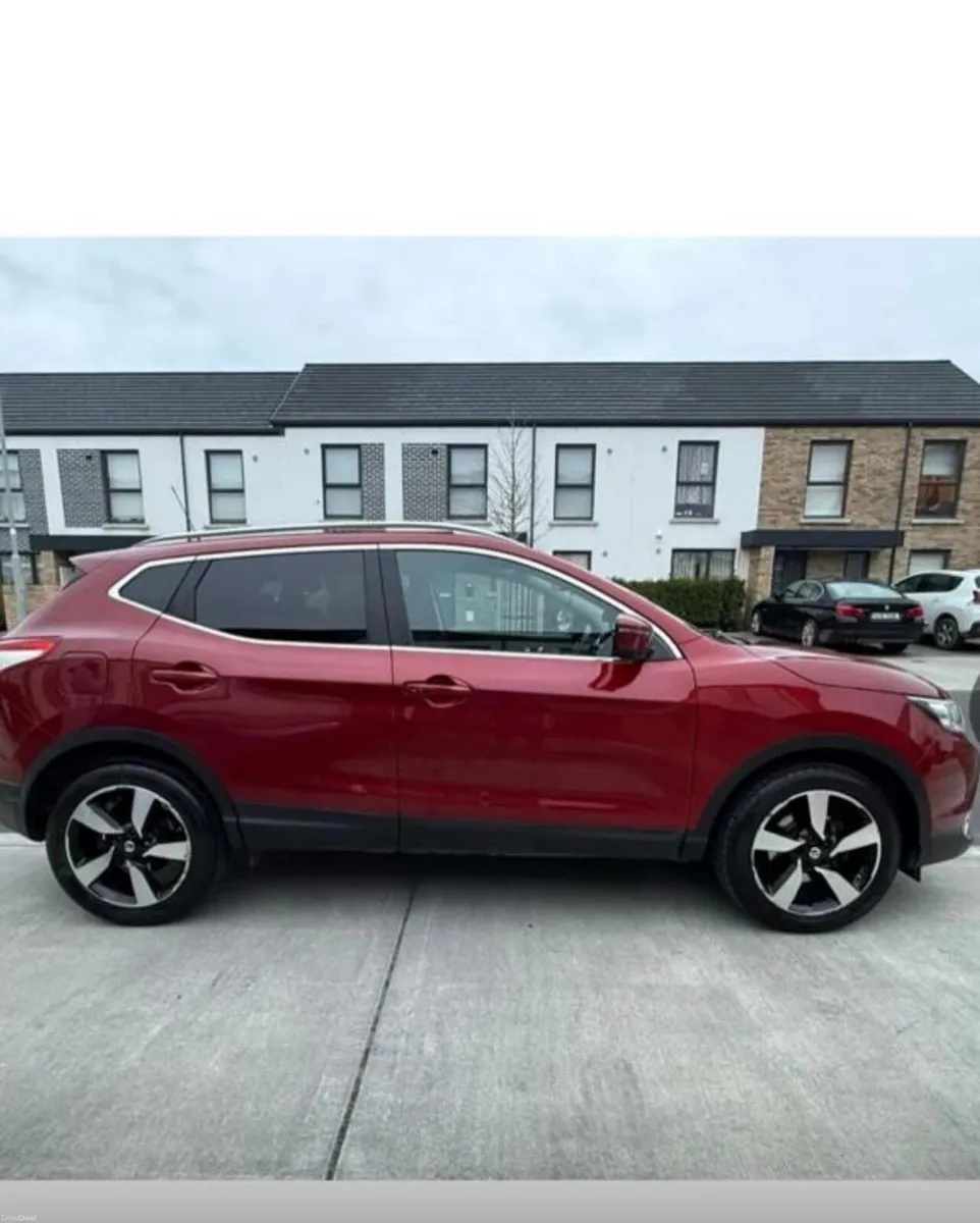 Nissan Qashqai / Automatic - Image 3