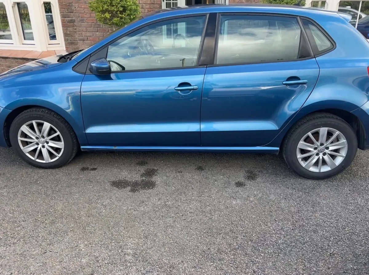 Volkswagen Polo 2015 - Image 1