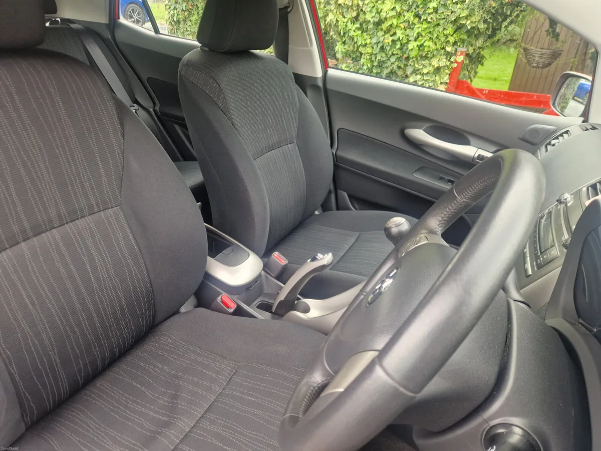 Toyota Auris PETROL LUNA 2008 - Image 5