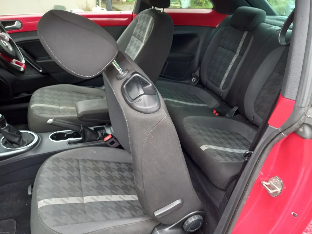 Volkswagen Beetle 2017 - Image 4