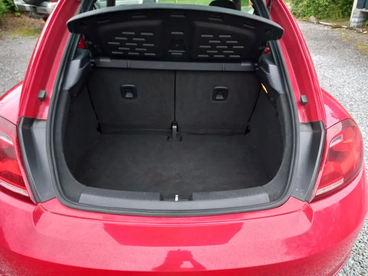 Volkswagen Beetle 2017 - Image 5