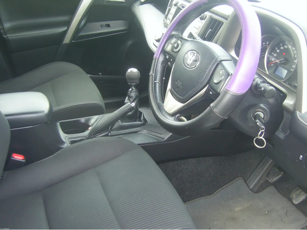 Toyota RAV4 RAV4 2.0 D-4D LUNA 2WD 4DR - Image 2