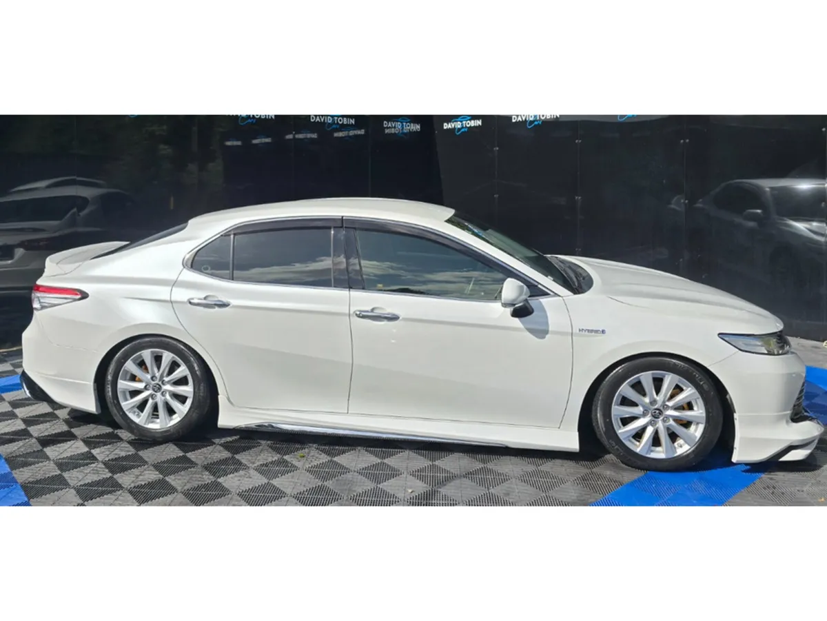 Toyota Camry G SPEC 2.5 PETROL HYBRID AUTO - Image 3