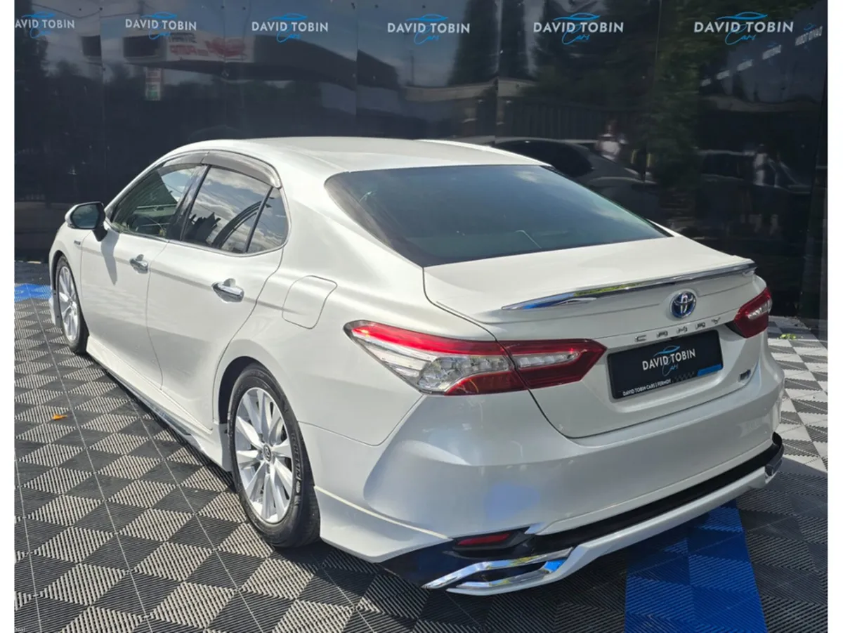 Toyota Camry G SPEC 2.5 PETROL HYBRID AUTO - Image 5
