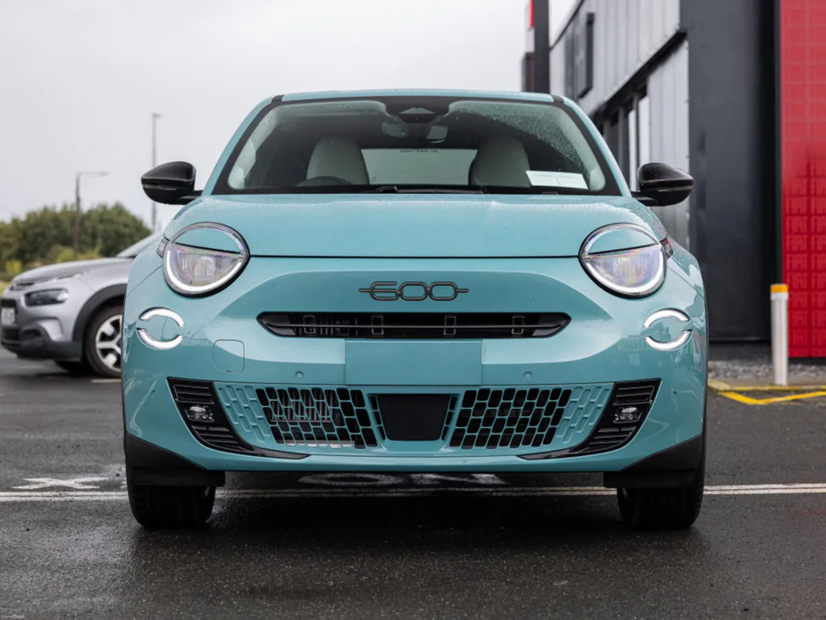 Fiat 600 HYBRID 1.2 100HP LA PRIMA - Image 2