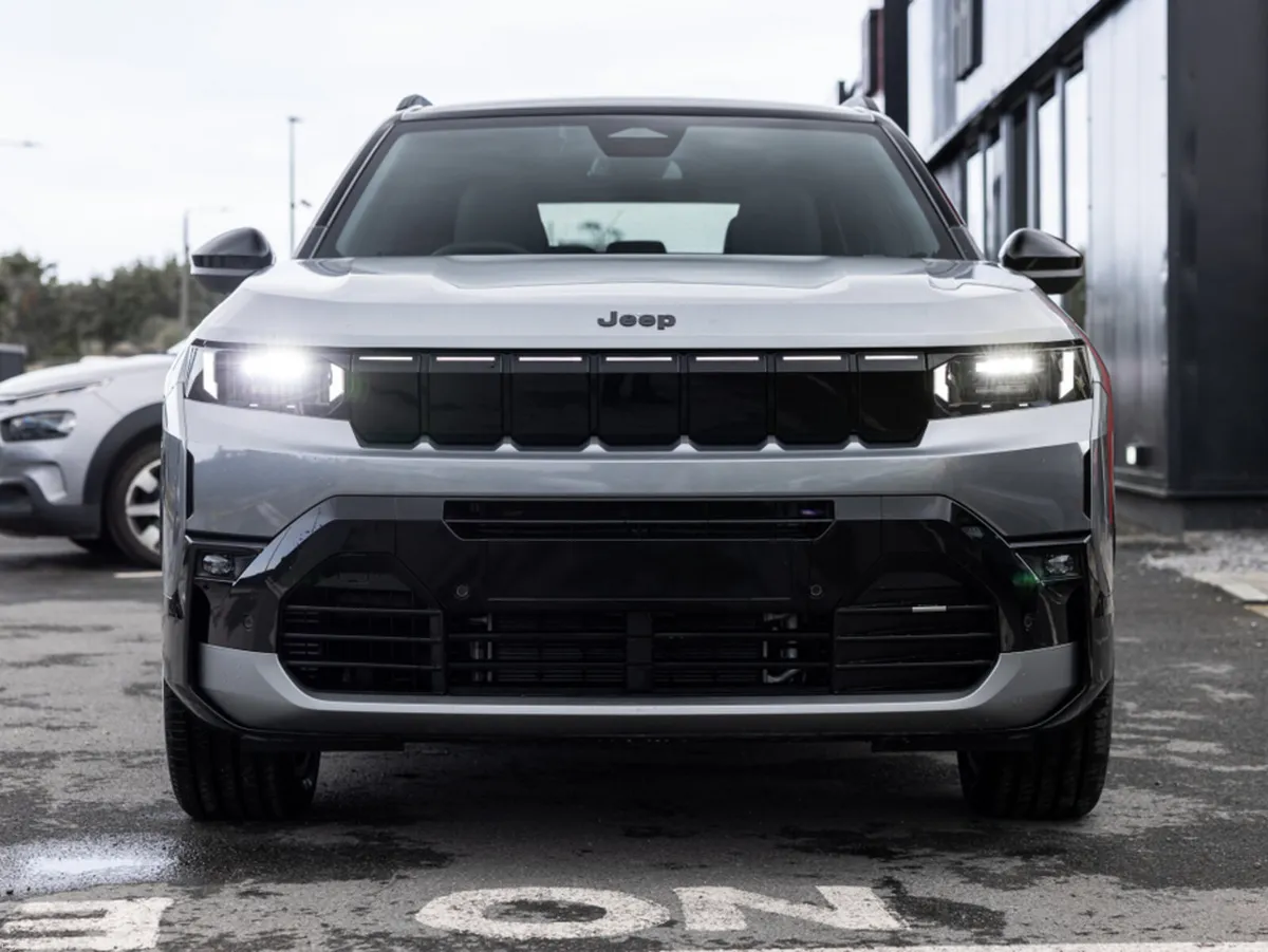 Jeep Compass Summit Plug in Hybrid - Image 2
