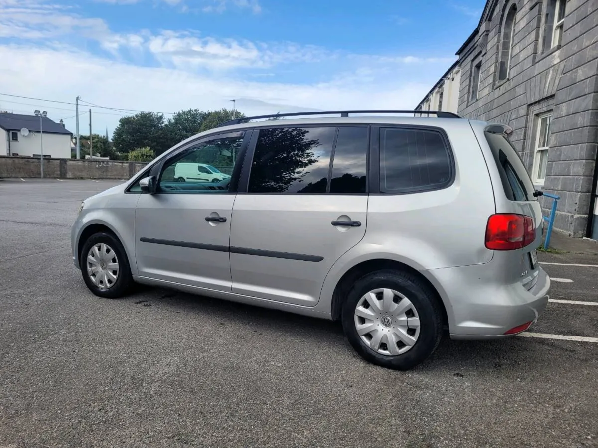 CLEAN 2011 VW TOURAN 1.6 TDI 7 SEATER. - Image 3