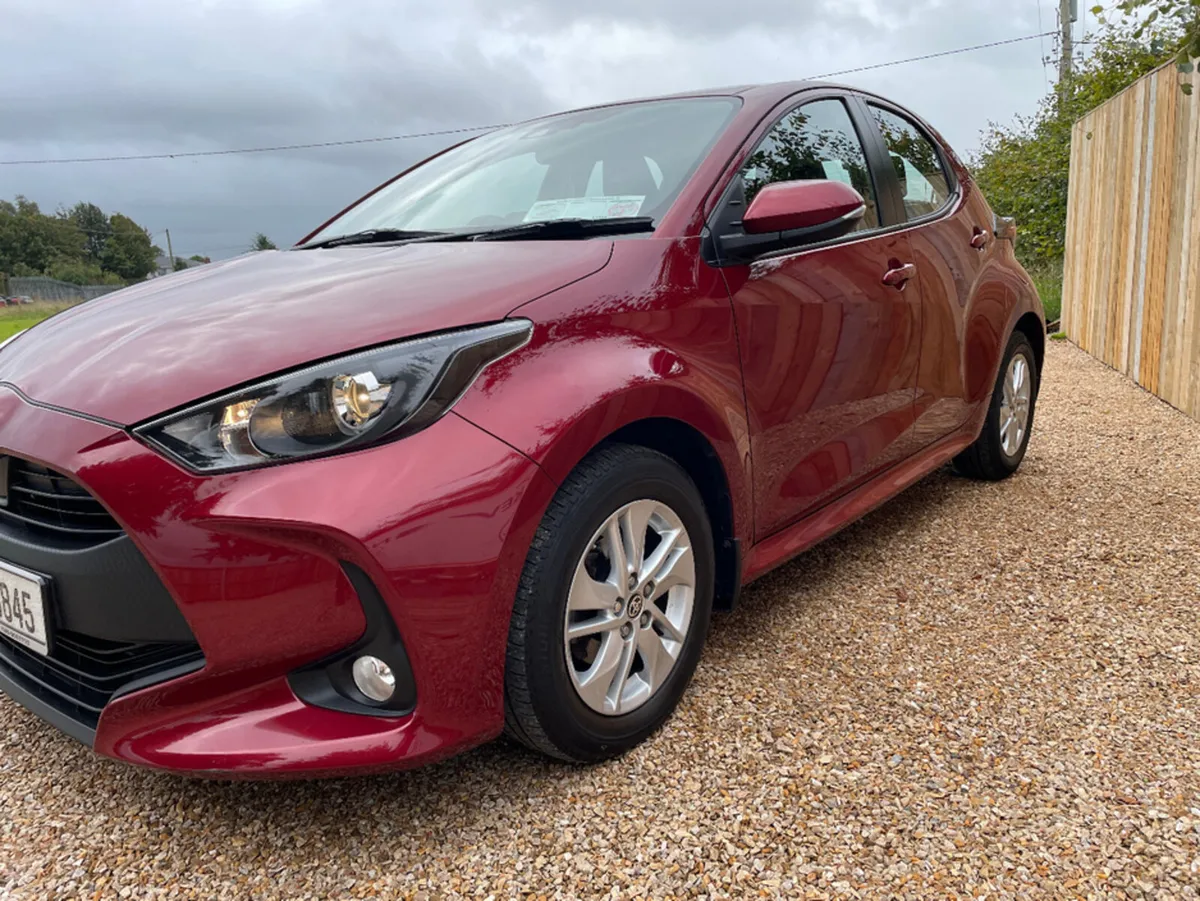 Toyota Yaris 1.0 LUNA 5 DOOR. - Image 3
