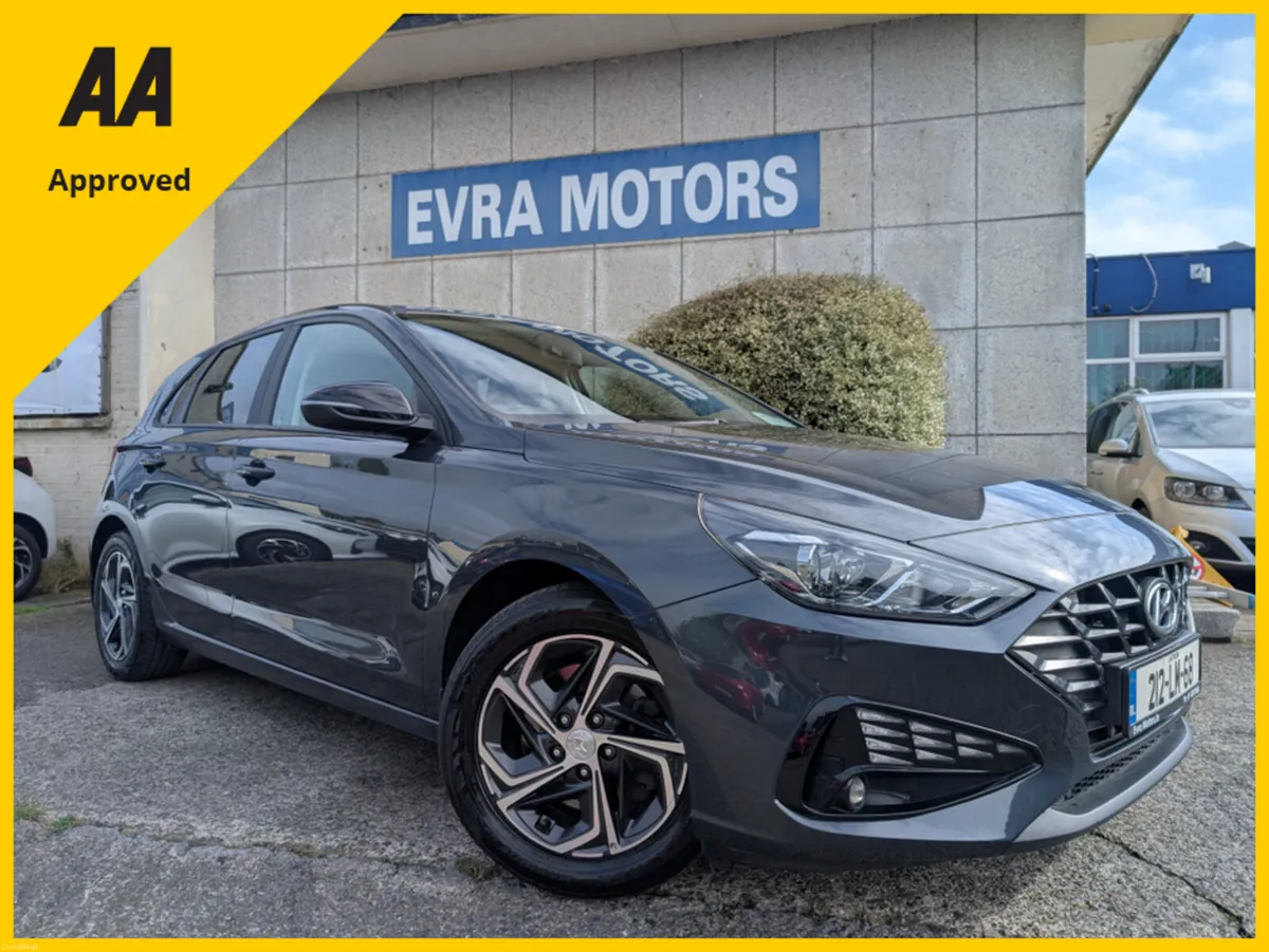 Hyundai i30 DELUXE 1.6 DIESEL //REVERSE CAMERA//CR - Image 1