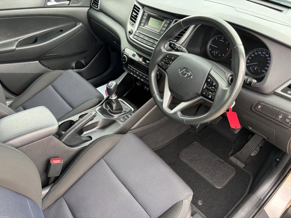 Hyundai Tucson IX35 COMFORT PLUS 5DR - Image 2