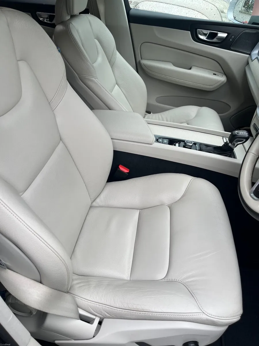 Volvo XC60 - Image 6