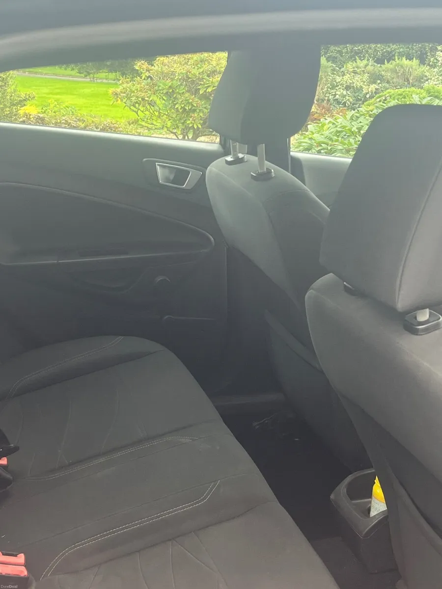 Ford Fiesta 2015 - Image 4