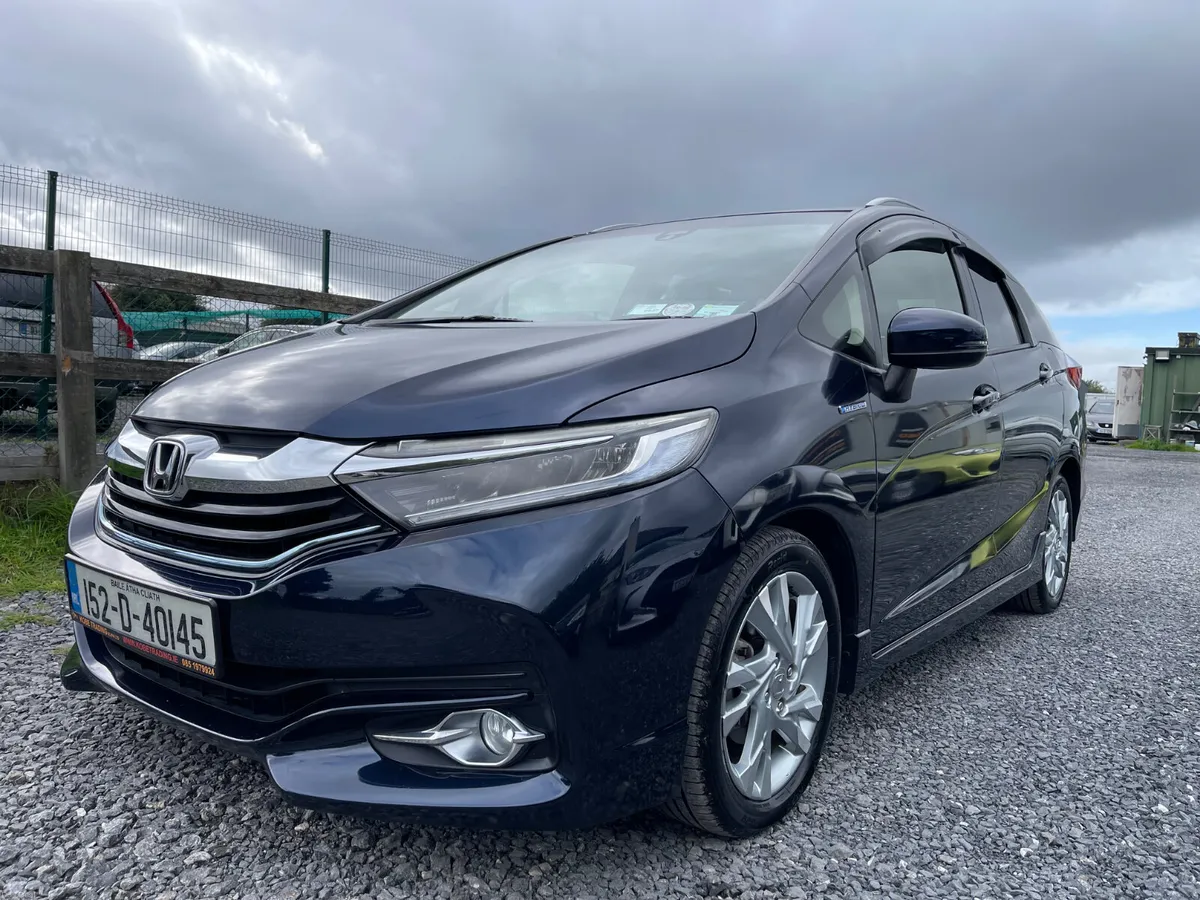 Honda Shuttle 2015 Automatic Hybrid 1.5 - Image 5