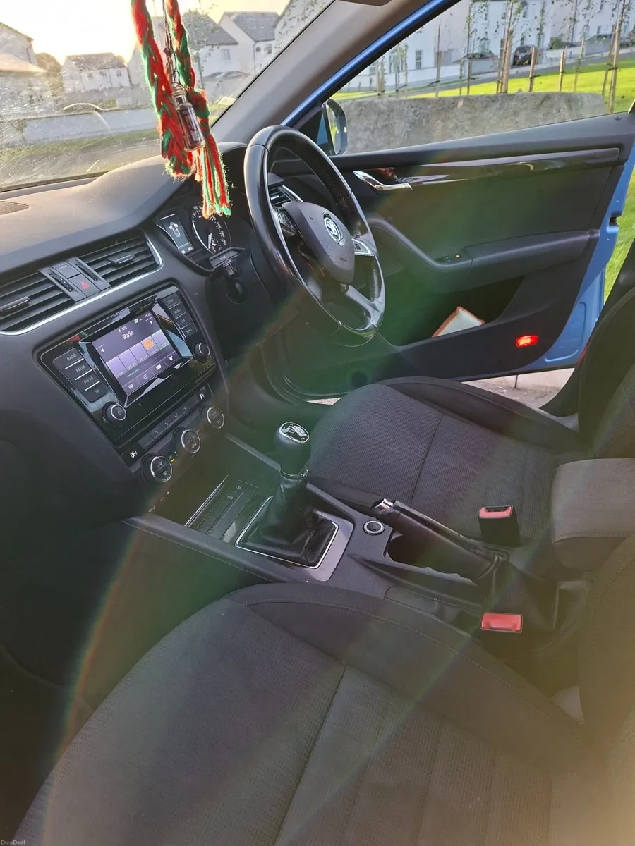 Skoda Octavia 2014 - Image 2