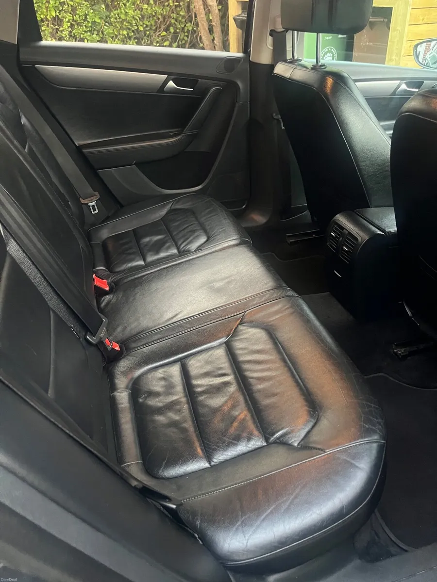 2014 Volkswagen Passat 2.0 TDI Executive BMT Estat - Image 6