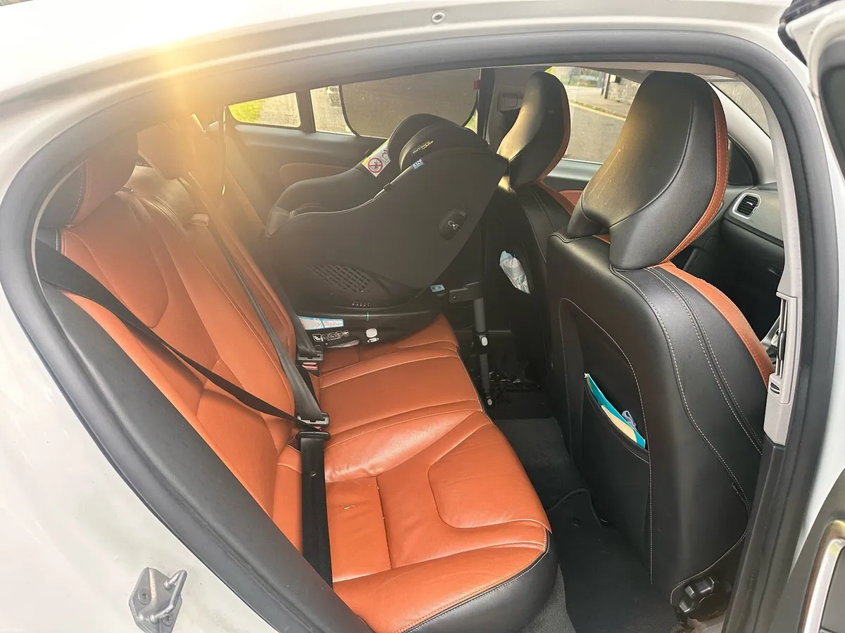 2015 Volvo S60 D2 Automatic | NCT 09/2027 - Image 3