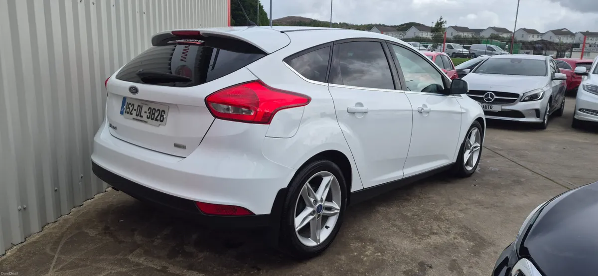 Ford Focus zetec app pack 1.0 eco 100bhp low miles - Image 6