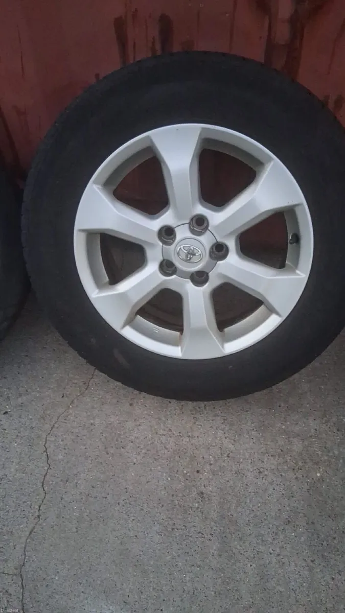 2012 Rav 4 alloy wheels - Image 1