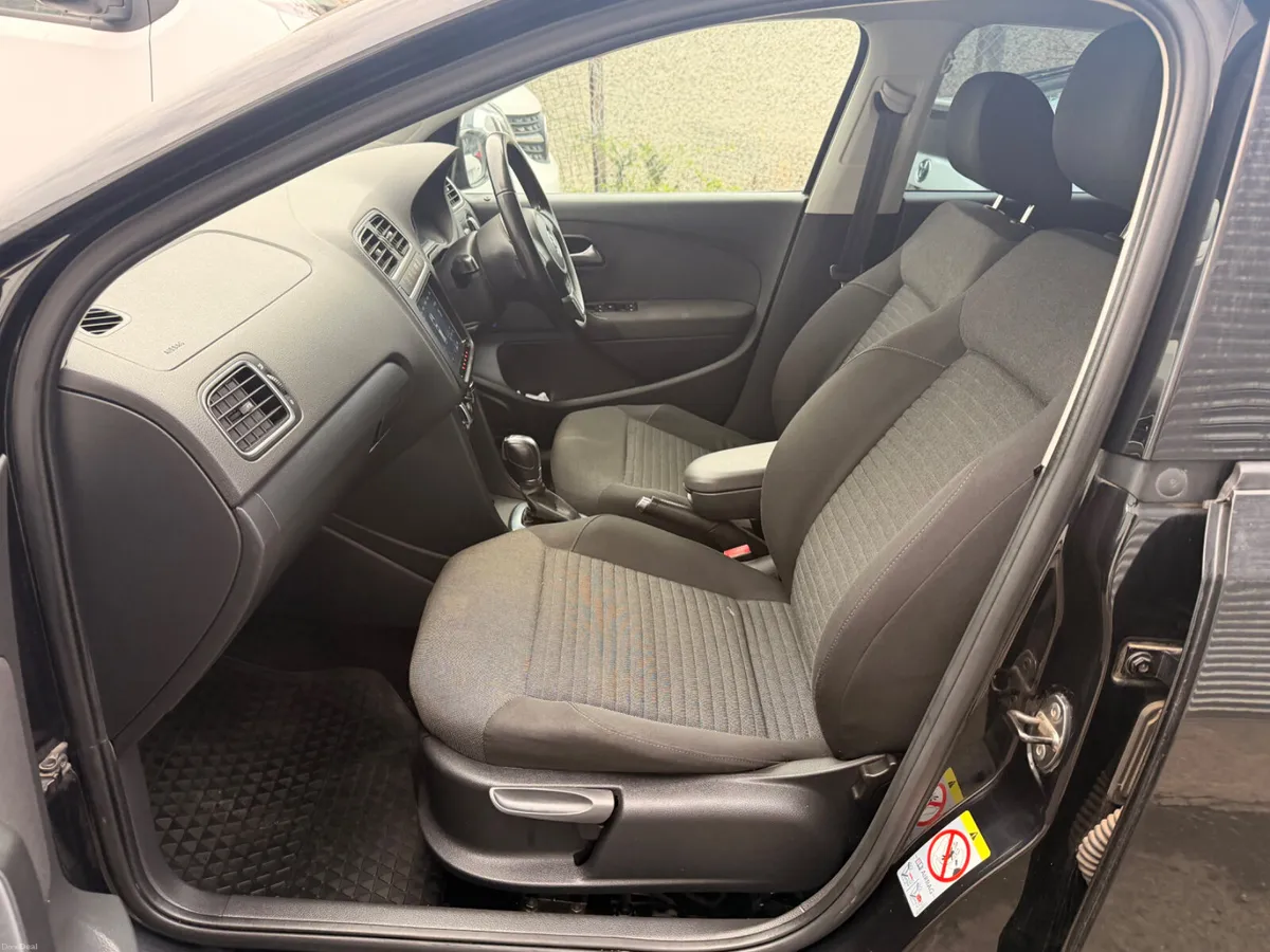 Volkswagen Polo 2014 Automatic - Image 5