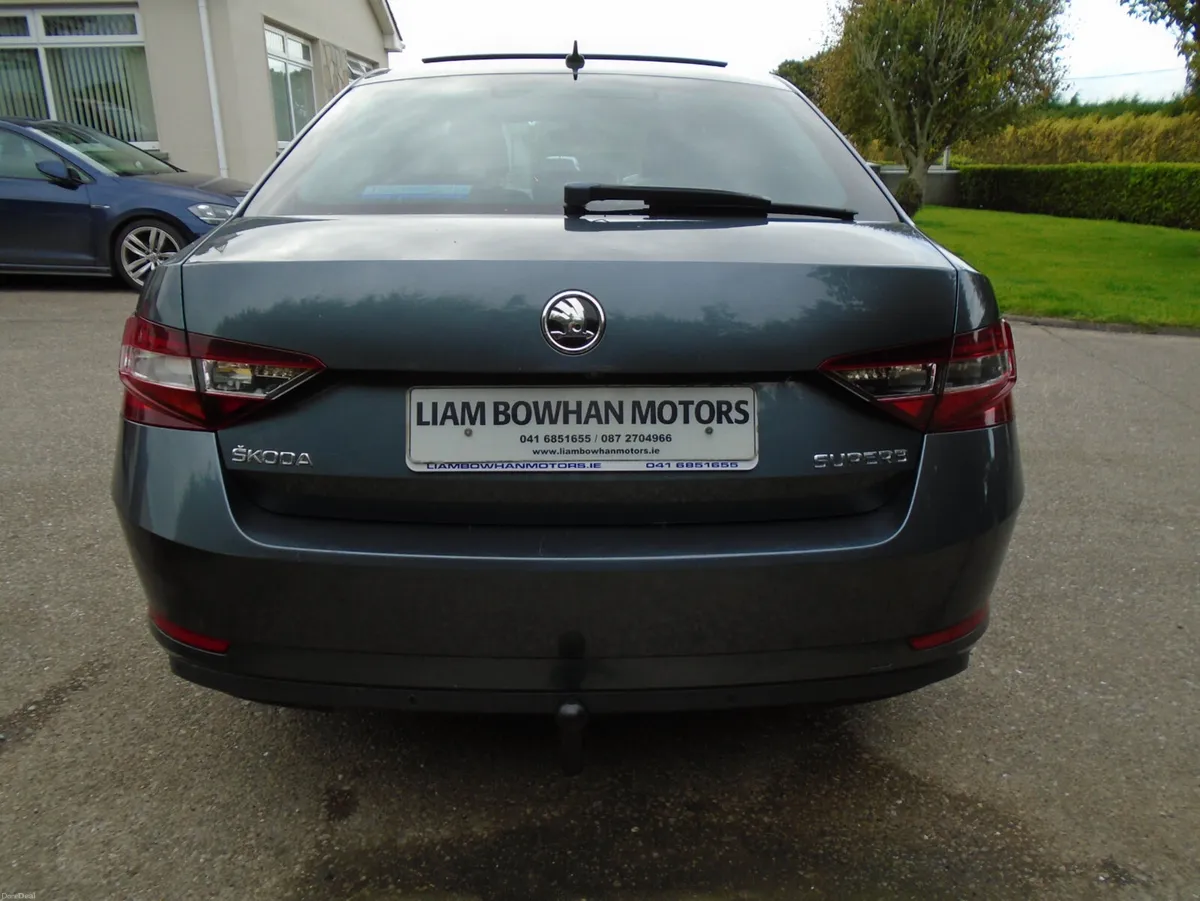 Skoda Superb 2017,2lt150-bhp auto,sunroof.leather - Image 6
