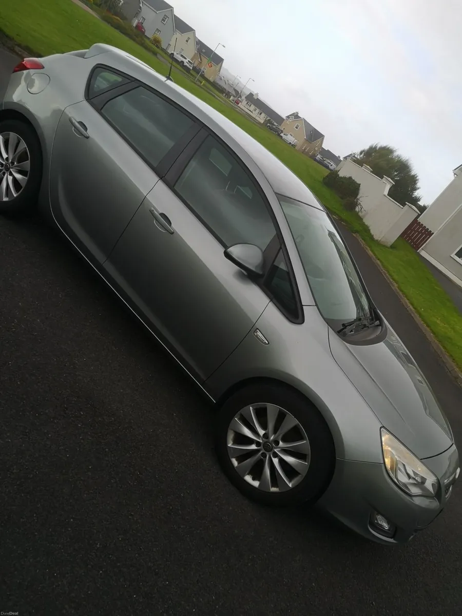 Vauxhall Astra 2011 - Image 1