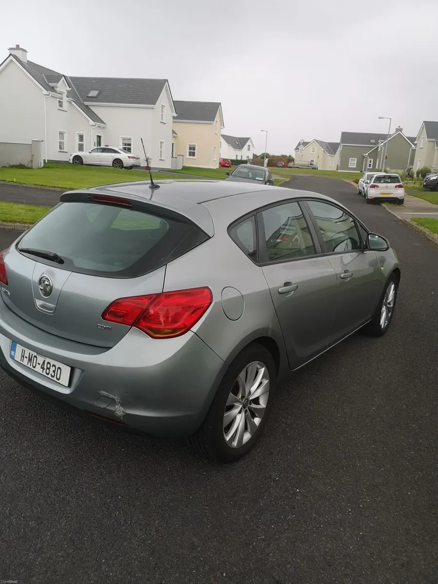 Vauxhall Astra 2011 - Image 5