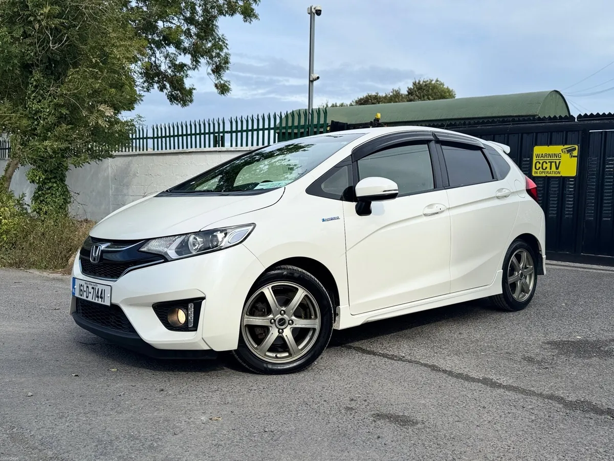 2016 HONDA FIT. SPORTS EDITION. 2 YR NCT. AUTO 1.5 - Image 3