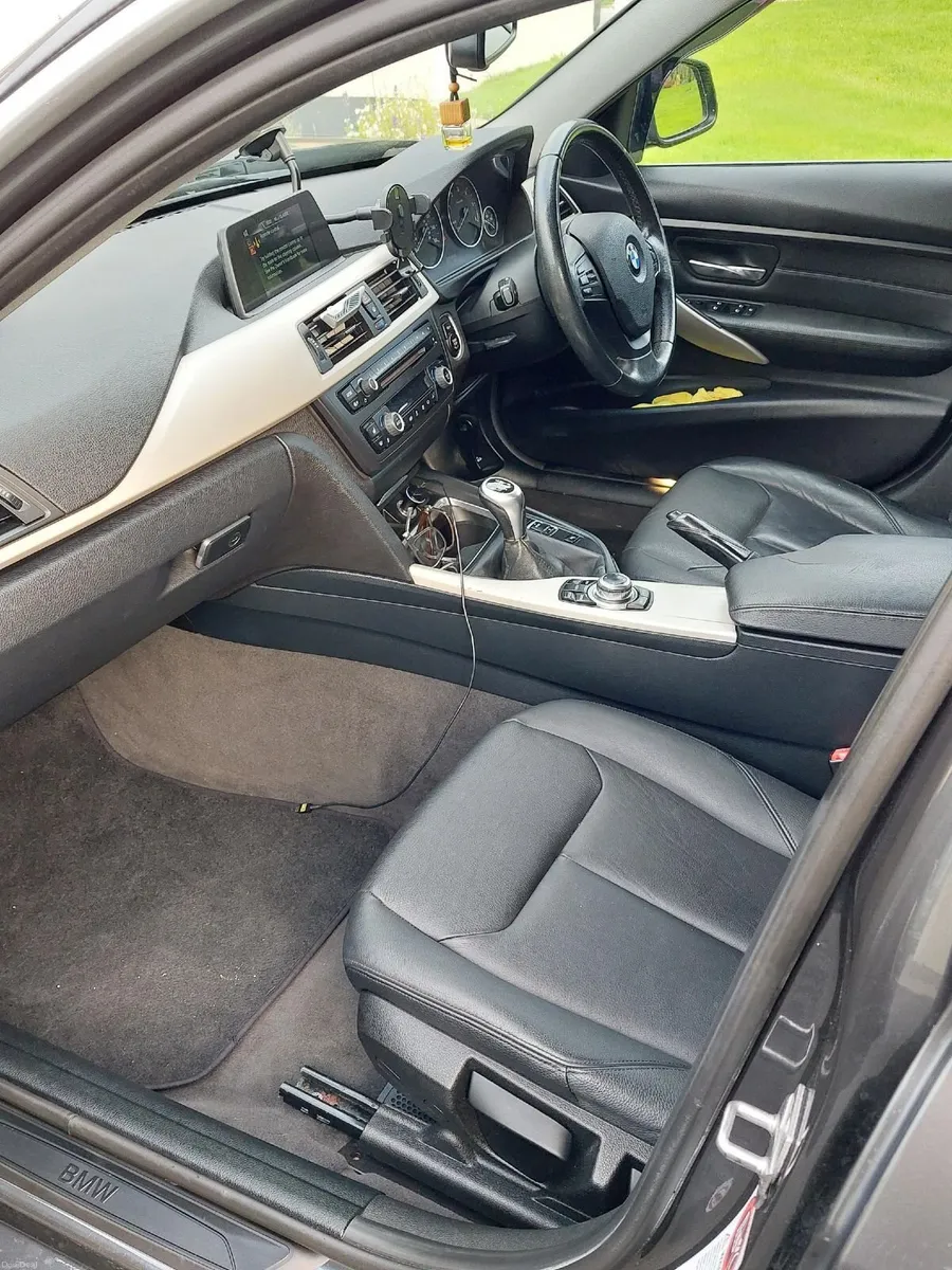 BMW 3-Series 2014 Touring Business Class - Image 6