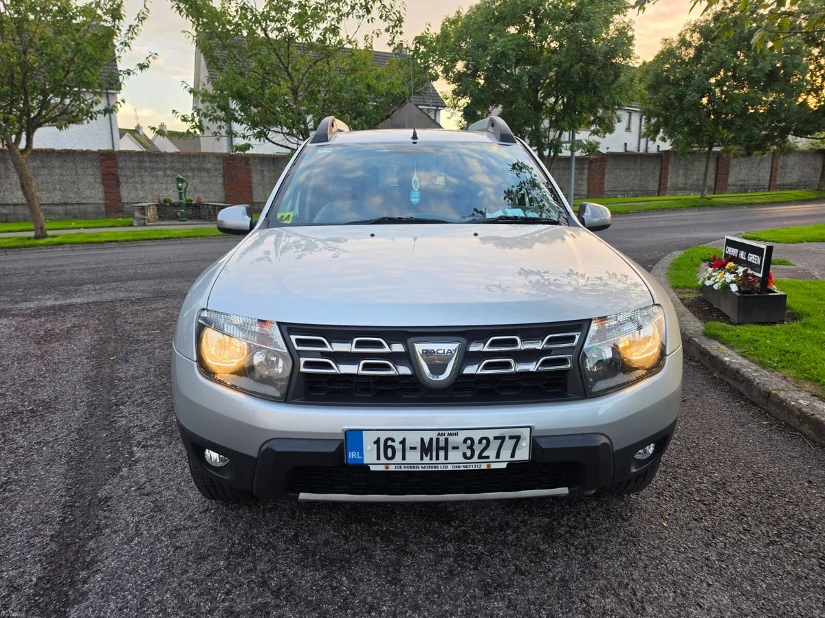 Dacia Duster 1.5 diesel . ( 1 owner from new )) - Image 3