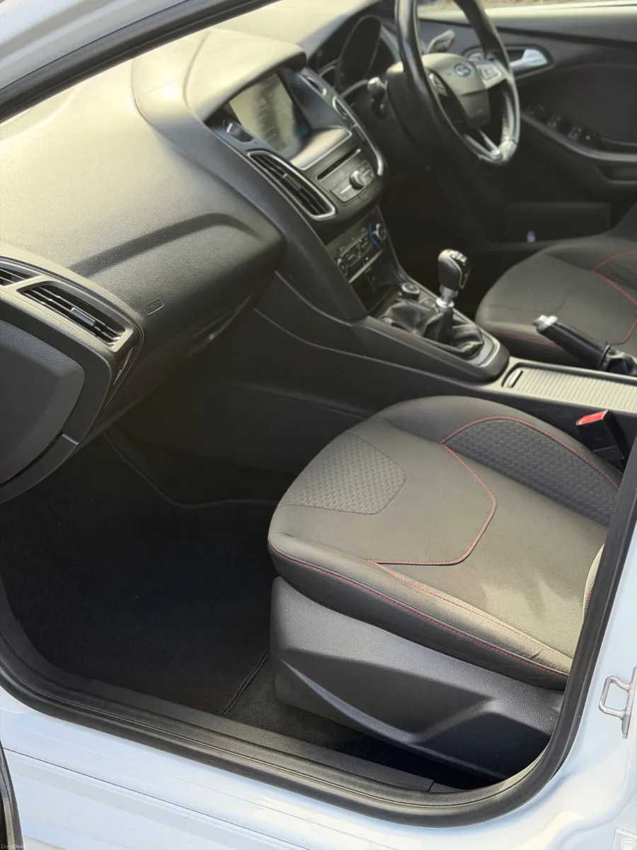 Ford Focus 2015 EcoBoost ST / Full SERVICE - Image 6